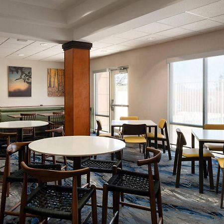 Fairfield Inn & Suites Реддінг Екстер'єр фото