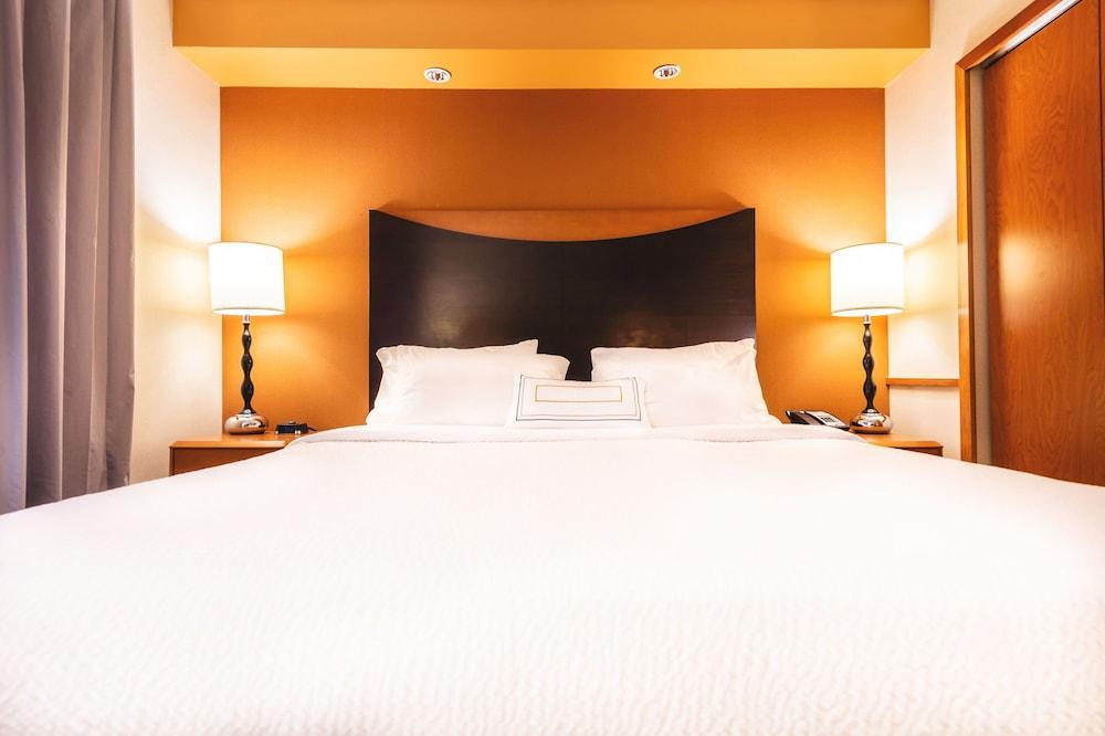Fairfield Inn & Suites Реддінг Екстер'єр фото