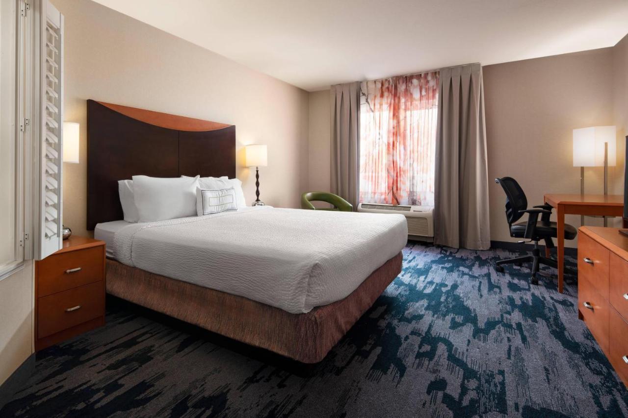 Fairfield Inn & Suites Реддінг Екстер'єр фото
