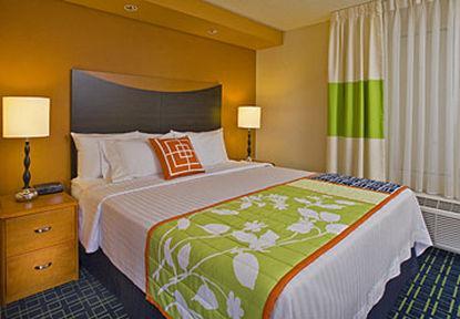 Fairfield Inn & Suites Реддінг Номер фото