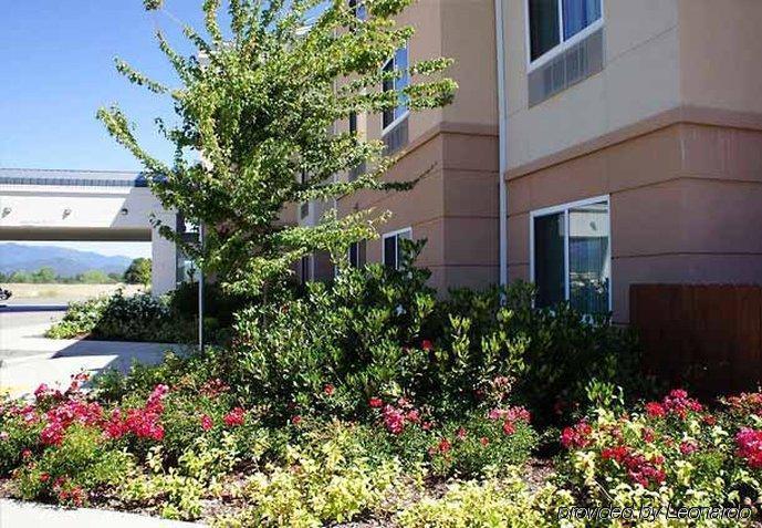 Fairfield Inn & Suites Реддінг Екстер'єр фото